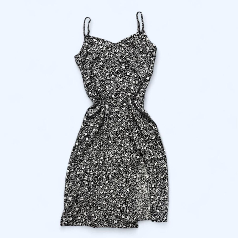 Abercrombie & Fitch Women's Black and White Floral Midi Dress